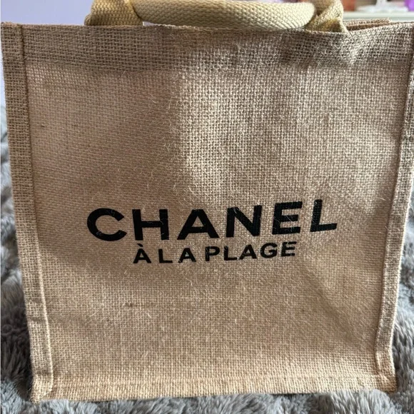 CHANEL burlap bag this is a VIP gift from Chanel approximately 12”x12”x6 - Picture 2 of 5